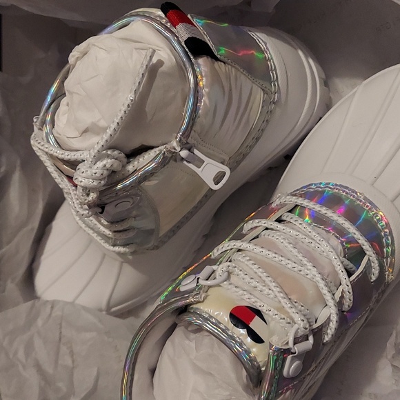 Tommy Hilfiger Kids Danni (Little Kid/Big Kid) (White Iridescent) Girl's Shoes - Picture 7 of 9